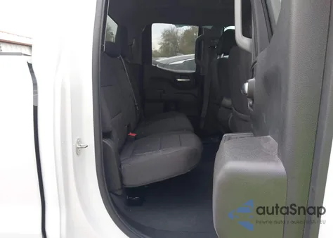 2024 Chevrolet Silverado 1500 4Wd Standard Bed Custom z USA, uszkodzony, nr VIN 1GCRDBEK2RZ395843